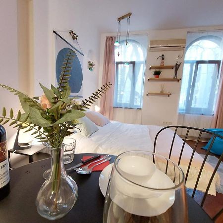 Sweet Dreams Suites Cosy Studio Piata Romana Bukarest Eksteriør billede