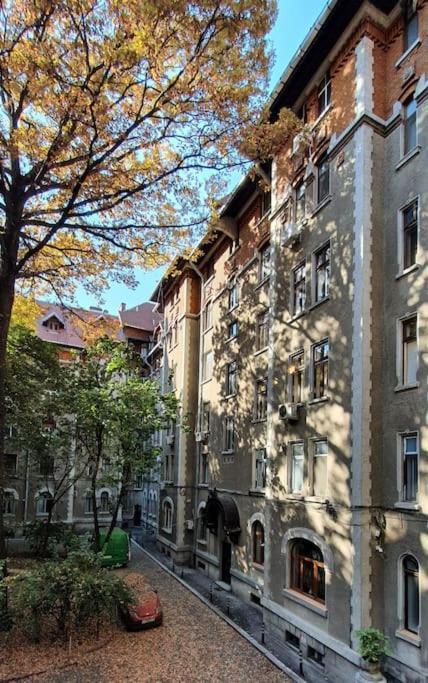 Sweet Dreams Suites Cosy Studio Piata Romana Bukarest Eksteriør billede