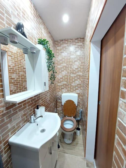 Sweet Dreams Suites Cosy Studio Piata Romana Bukarest Eksteriør billede
