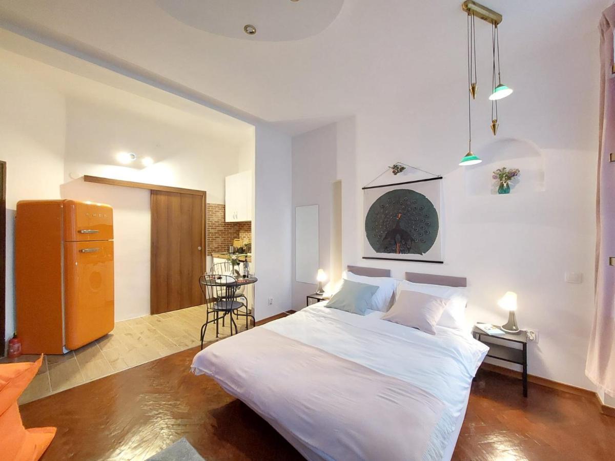 Sweet Dreams Suites Cosy Studio Piata Romana Bukarest Eksteriør billede