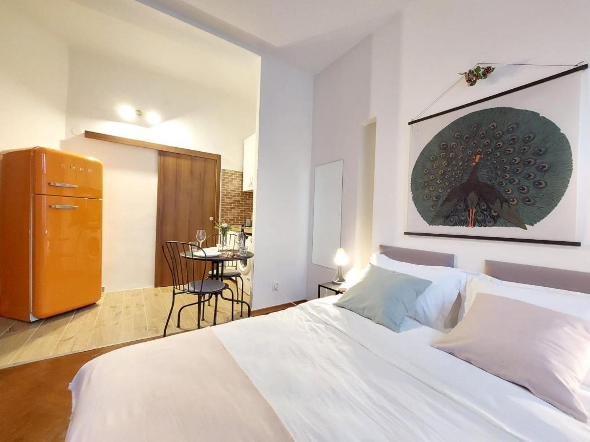 Sweet Dreams Suites Cosy Studio Piata Romana Bukarest Eksteriør billede